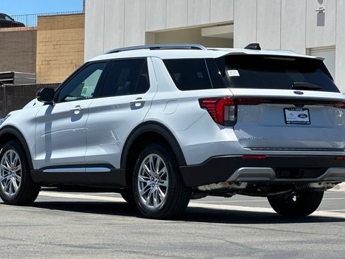 New 2026 Ford Explorer Platinum RWD image 5