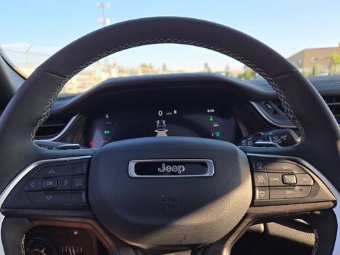 Used 2024 Jeep Grand Cherokee Limited 4xe AWD/4WD image 31