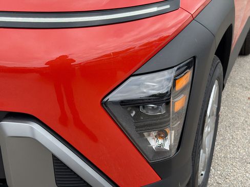 New 2026 Hyundai Kona SE image 9