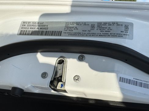 Certified 2025 RAM 2500 Big Horn AWD/4WD image 35
