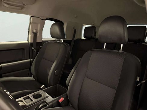 Used 2014 Toyota FJ Cruiser 4WD w/ Convenience Package image 16
