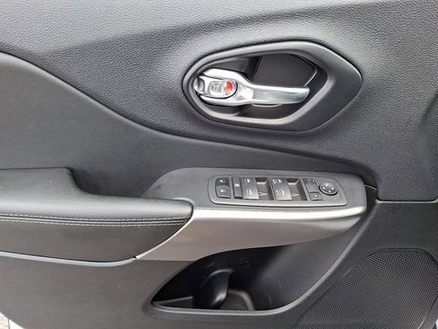 Certified 2022 Jeep Cherokee Latitude Lux image 17