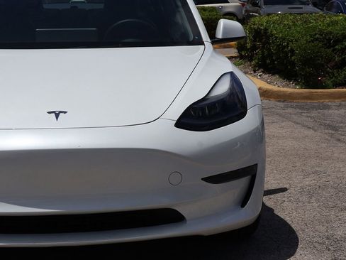 Used 2023 Tesla Model 3 Standard Range RWD image 14