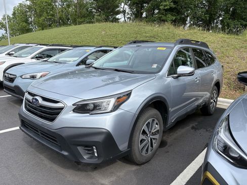 Used 2021 Subaru Outback Premium w/ Popular Package #1 AWD/4WD image 3