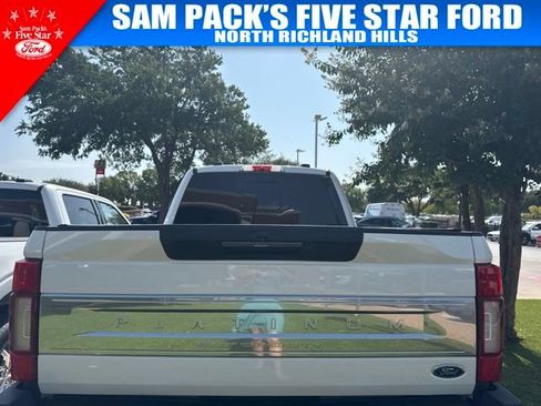 Used 2022 Ford F250 Platinum w/ FX4 Off-Road Package AWD/4WD image 4
