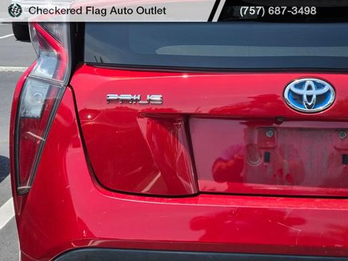 Used 2016 Toyota Prius Three Touring FWD image 7