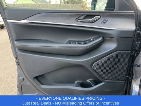 New 2025 Jeep Grand Cherokee Limited w/ Trailer Tow Package image 9