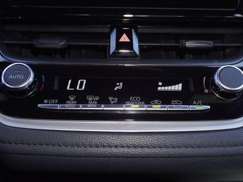 Certified 2025 Toyota Corolla SE FWD image 15