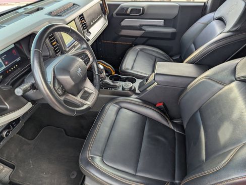 Used 2023 Ford Bronco Badlands w/ Sasquatch Package image 22