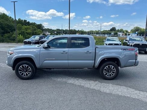 Used 2021 Toyota Tacoma TRD Sport w/ Technology Package AWD/4WD image 4