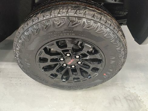 New 2026 GMC Canyon Elevation w/ Convenience Package image 18