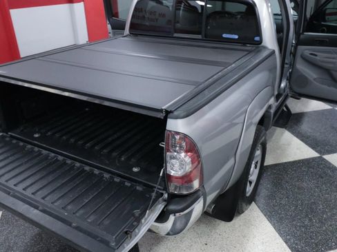 Used 2014 Toyota Tacoma PreRunner w/ SR5 Package image 24