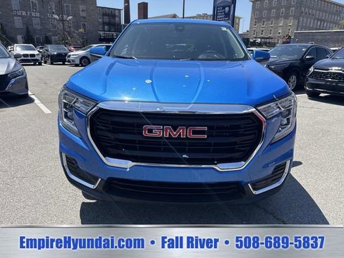 Used 2024 GMC Terrain SLE AWD/4WD image 11