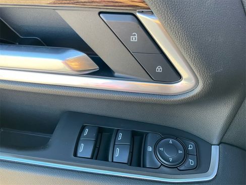 Used 2025 Chevrolet Silverado 2500 LT image 25