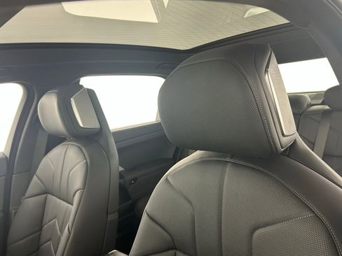 Used 2025 BMW 760i xDrive w/ Executive Package image 27