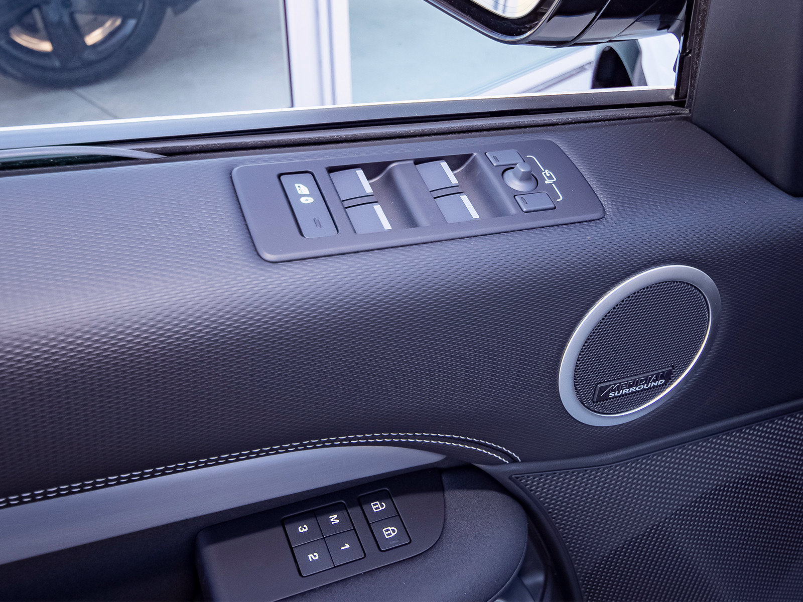 New 2026 Land Rover Discovery Limited Edition AWD/4WD image 34