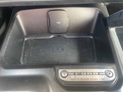 Used 2023 Ford Bronco Wildtrak image 31