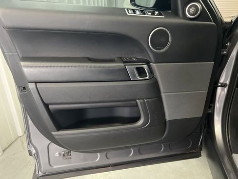 Used 2019 Land Rover Range Rover Sport HSE image 9