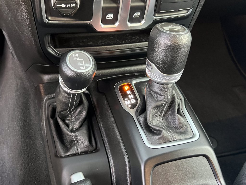 Used 2024 Jeep Wrangler Sport AWD/4WD image 31