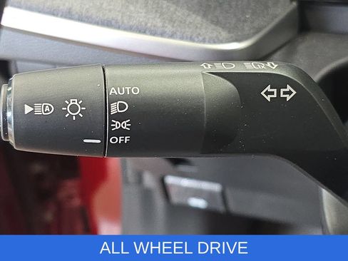 Used 2025 Nissan Kicks SV AWD/4WD image 26