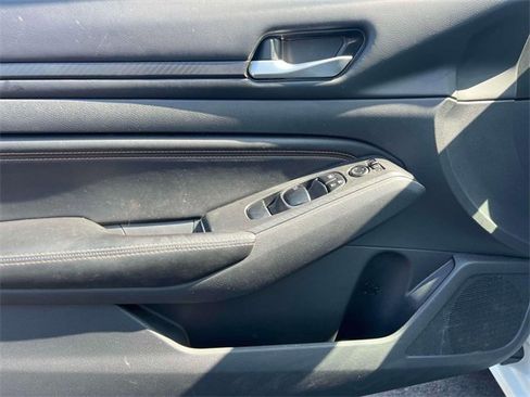 Used 2022 Nissan Altima 2.5 SR image 17