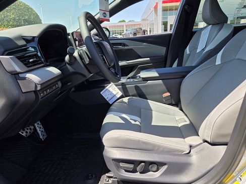 New 2026 Toyota Camry SE FWD image 5