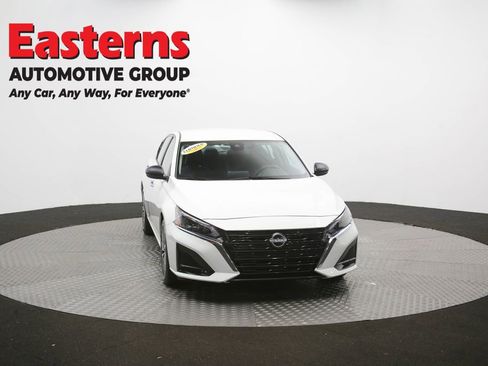 Used 2025 Nissan Altima 2.5 SV FWD image 51