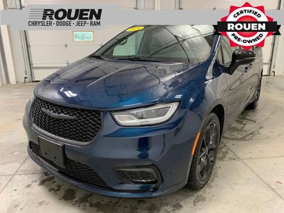 Used 2025 Chrysler Pacifica Limited