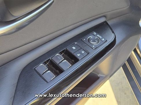 Certified 2022 Lexus ES 300h w/ Accessory Package FWD image 23
