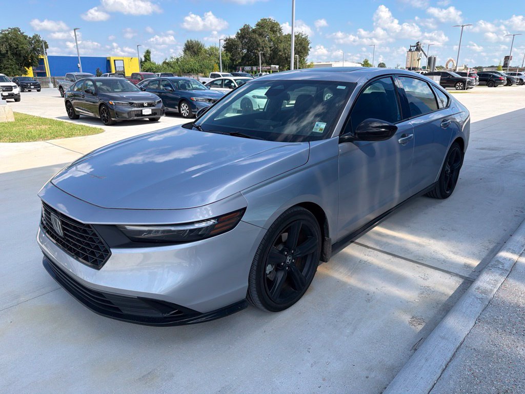 Used 2025 Honda Accord Sport image 1