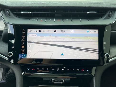 New 2026 Jeep Grand Cherokee L Laredo image 17