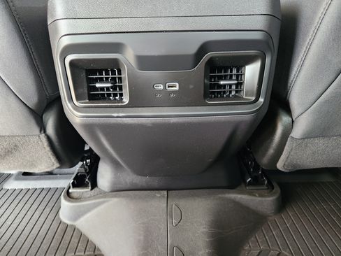 Used 2024 Chevrolet Silverado 1500 LT AWD/4WD image 33
