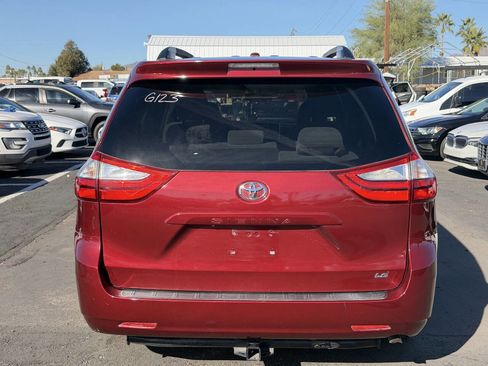 Used 2015 Toyota Sienna LE image 6