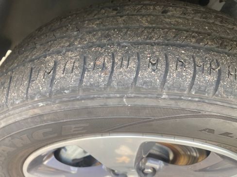 Used 2019 Jeep Cherokee Limited image 32