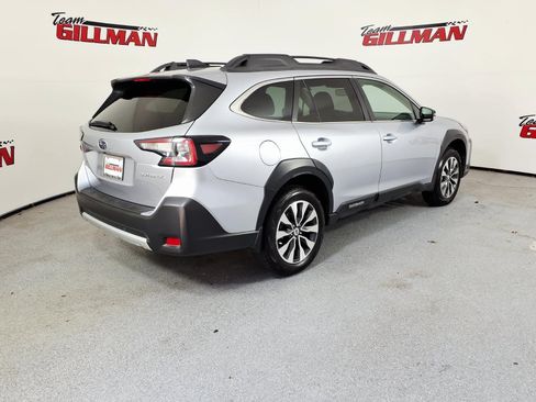 Used 2025 Subaru Outback Limited AWD/4WD image 2