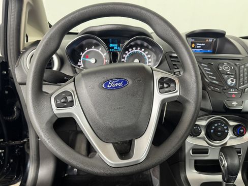 Used 2019 Ford Fiesta SE image 12