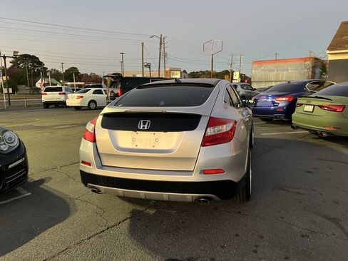 Used 2013 Honda Crosstour EX image 4