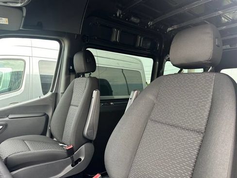Used 2023 Mercedes-Benz Sprinter 2500 image 20