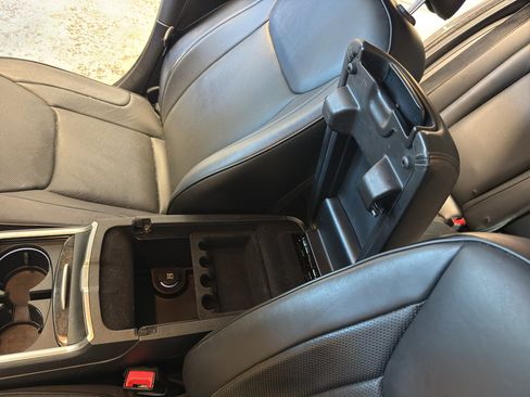 Used 2017 Chrysler 300 C AWD/4WD image 19