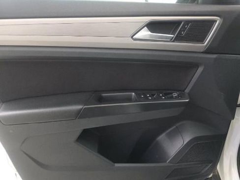 Used 2018 Volkswagen Atlas Launch Edition FWD image 9