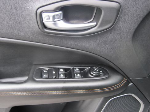 Used 2020 Jeep Compass Limited image 8