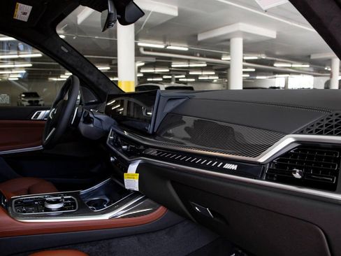 Used 2026 BMW X7 M60i AWD/4WD image 33