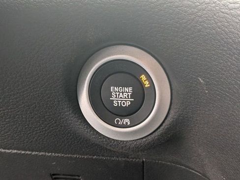 New 2026 Chrysler Pacifica Select FWD image 21