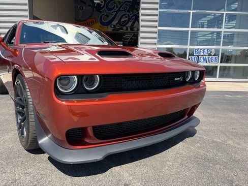 Used 2023 Dodge Challenger SRT Hellcat RWD image 5