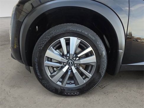 Used 2024 Nissan Pathfinder SL image 14