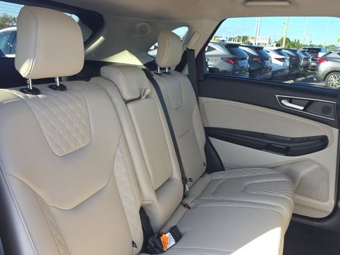 Used 2023 Ford Edge Titanium image 8