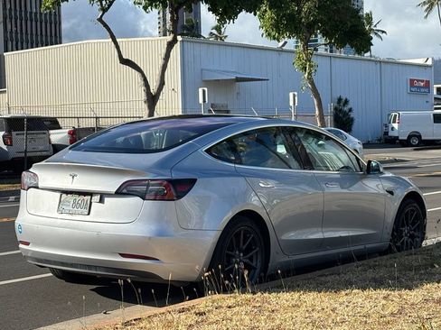 Used 2018 Tesla Model 3 Mid Range RWD image 5