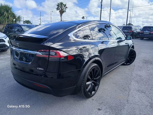 Used 2016 Tesla Model X Performance AWD/4WD image 4