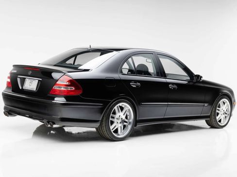 Used 2005 Mercedes-Benz E 500 Sedan image 11