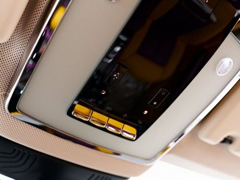 Used 2025 Rolls-Royce Cullinan image 90